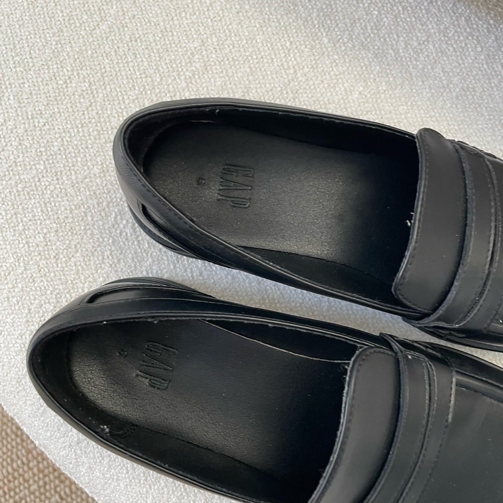 Women’s loafers from the gap brand new size 6 black - Picture 7 of 8